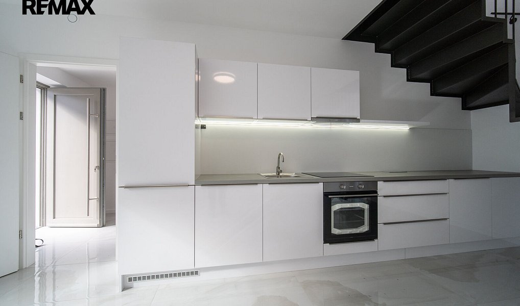 Prodej bytu 3+kk 76 m², Praha – náhled fotky 2