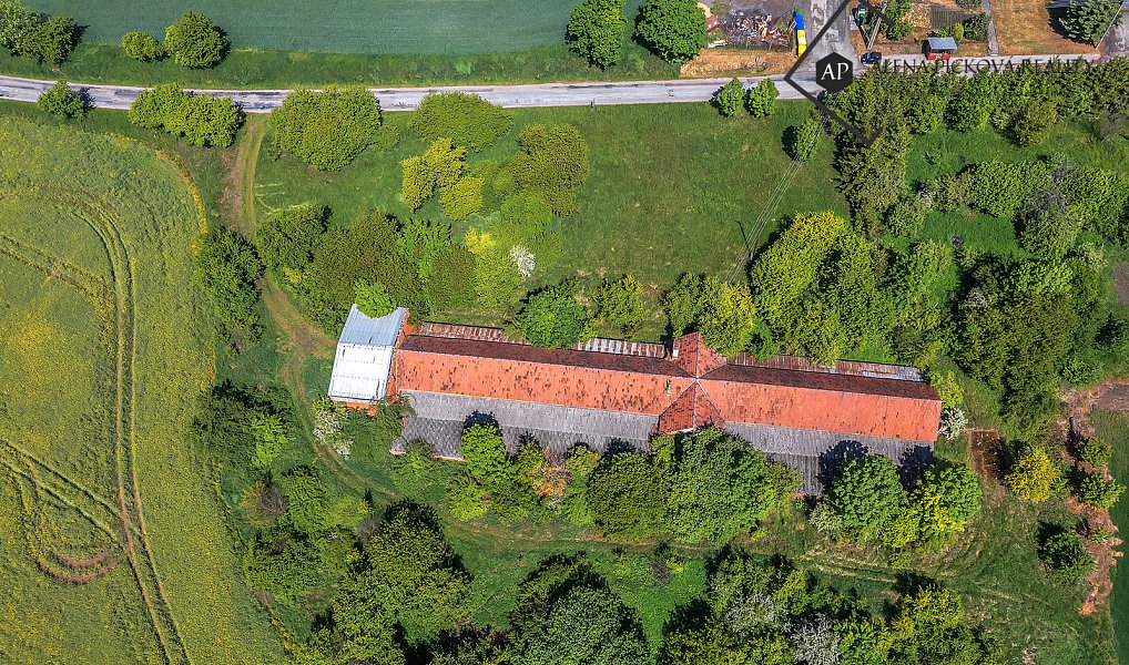 Prodej zemědělského objektu 1 200 m², Louka – náhled fotky 4