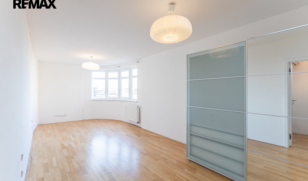Prodej bytu 2+kk 72 m², Praha – náhled fotky 3