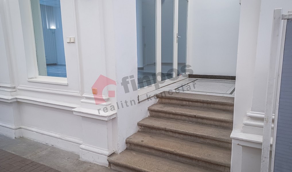 Pronájem obchodních prostor 92 m², Kolín – náhled fotky 9