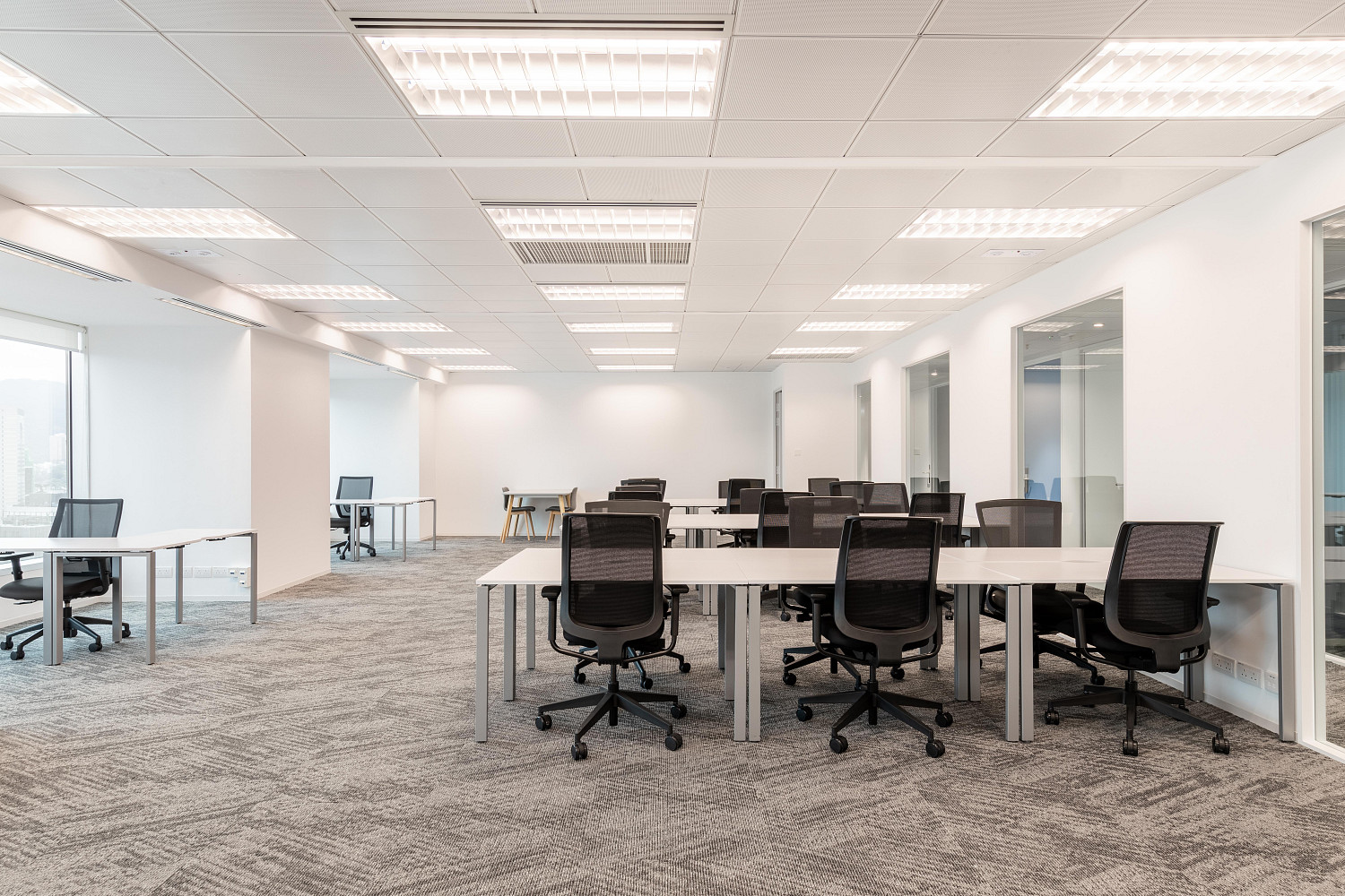 Pronájem kanceláře 70 m² – fotografie 3