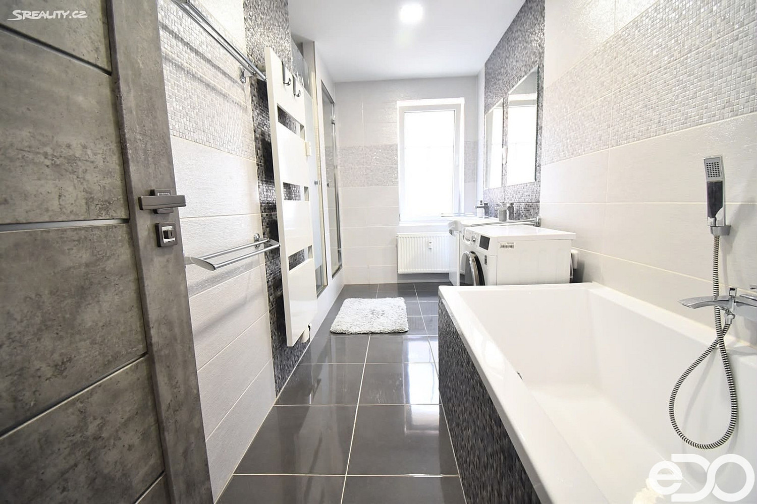 Pronájem bytu 3+kk 70 m² — photo 2