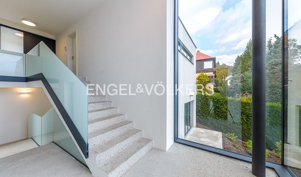 Pronájem domu 356 m² s pozemkem 1 389 m², Černošice – náhled fotky 8