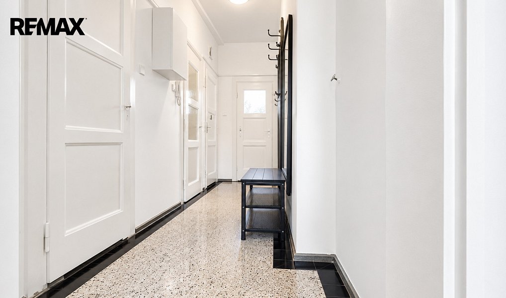 Pronájem bytu 1+1 47 m², Praha – náhled fotky 2