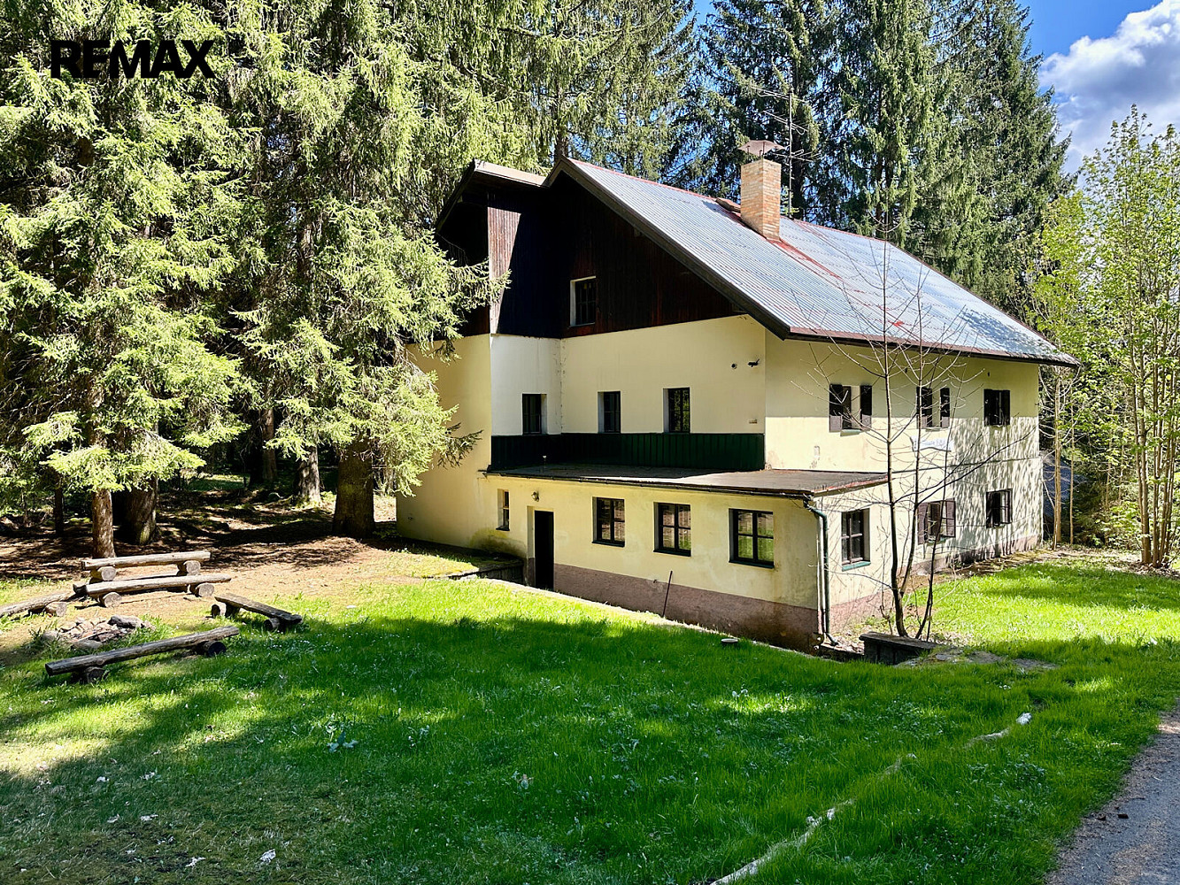 Prodej domu 400 m² s pozemkem 15 757 m²