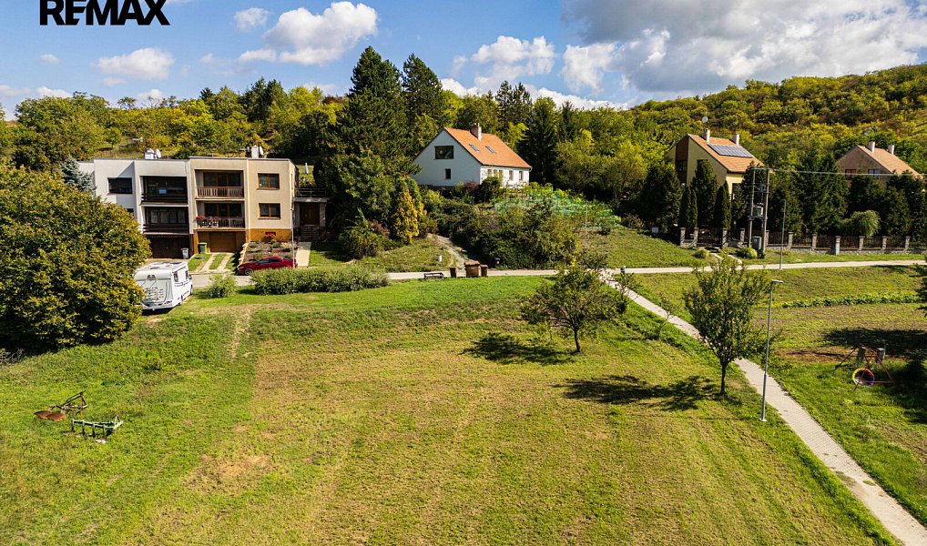 Prodej stavebního pozemku 2 330 m², Milešovice – náhled fotky 19