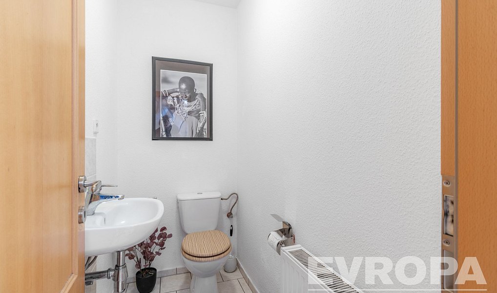 Prodej domu 225 m² s pozemkem 1 197 m², Hybrálec – náhled fotky 15