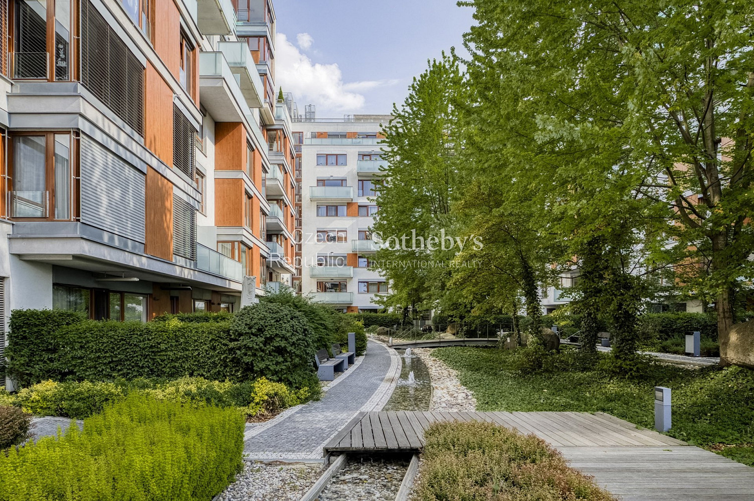 Pronájem garážového stání 15 m2, Praha - Karlín 1145-G – fotografie 2