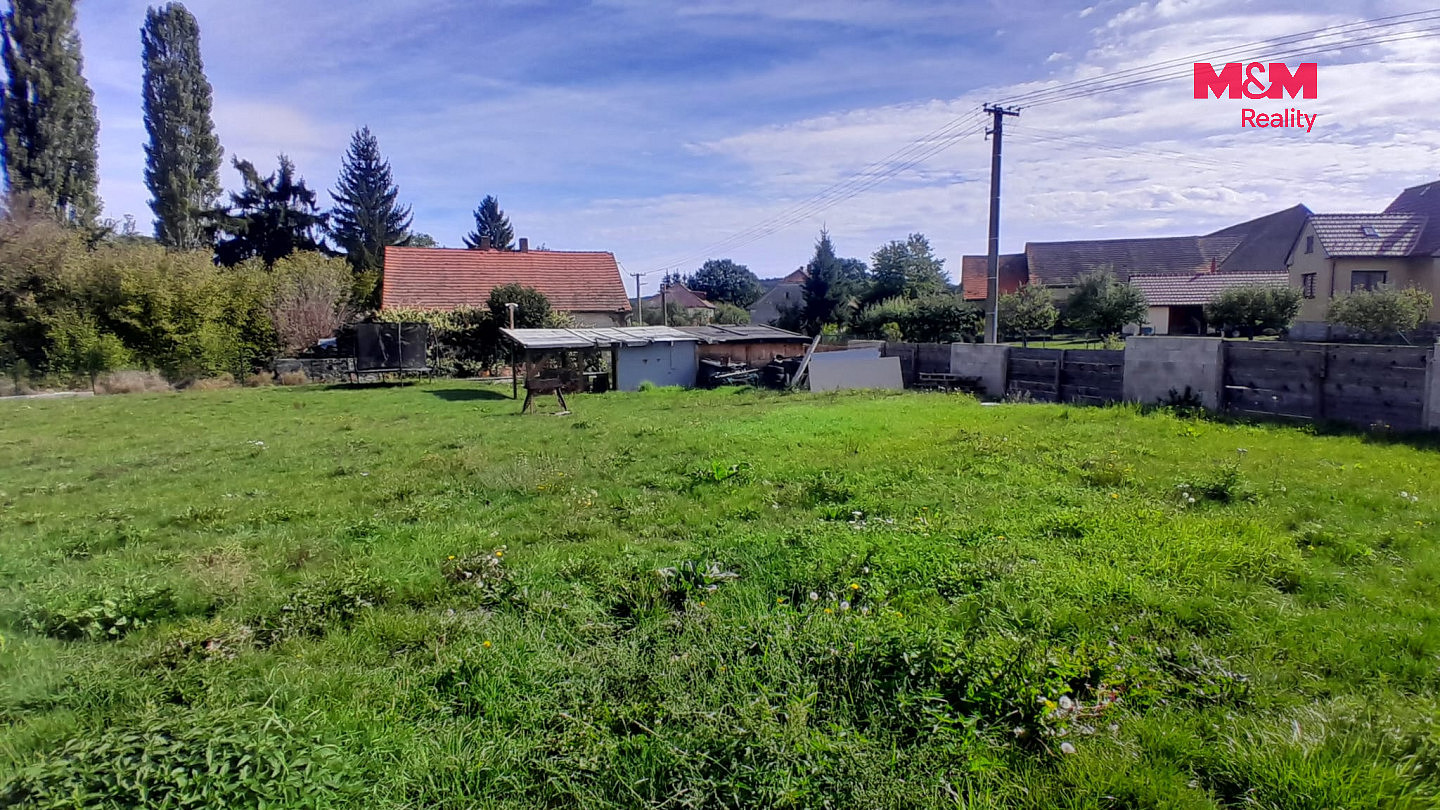 Prodej stavebního pozemku 980 m² – fotografie 2