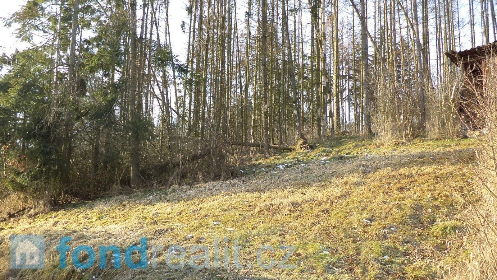 Prodej pozemku 1 595 m²