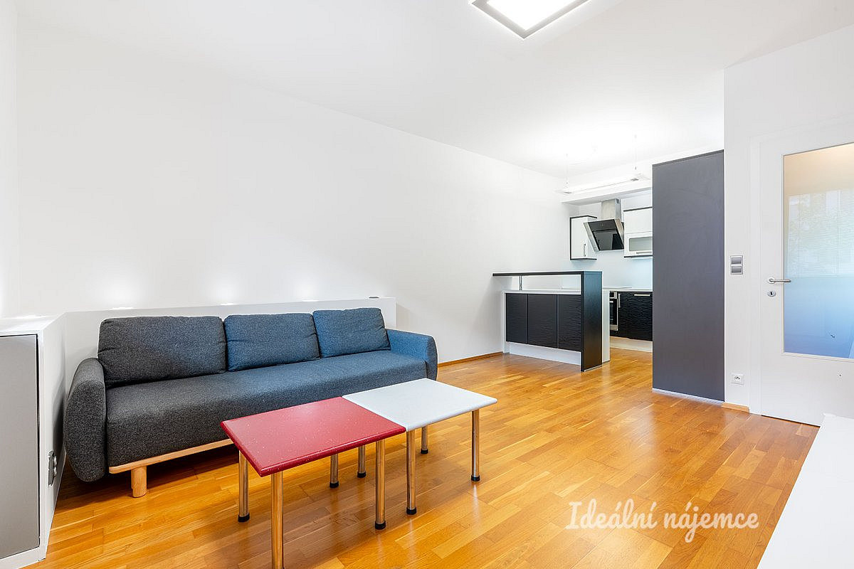 Pronájem bytu 2+kk 64 m² – fotografie 2