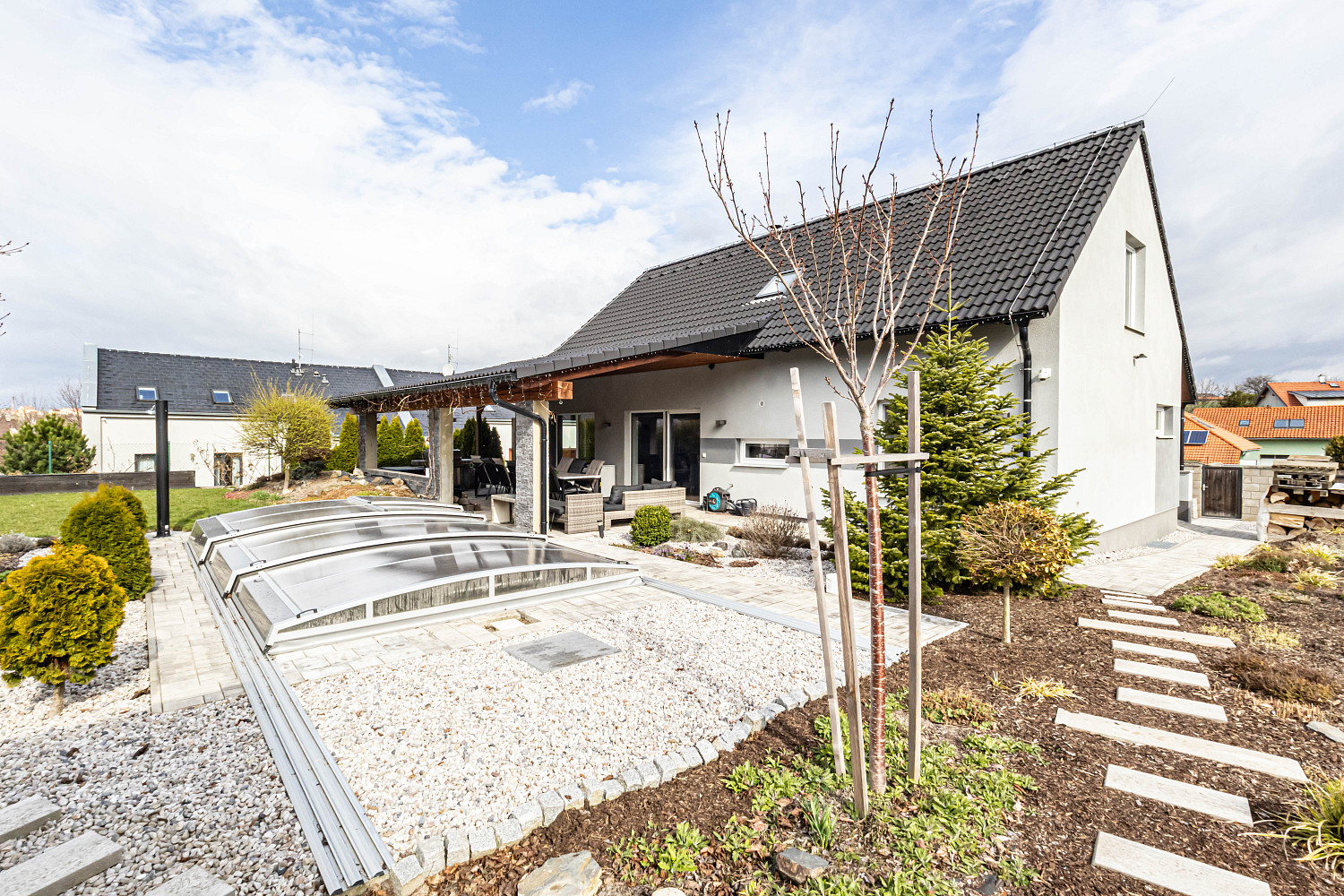 Prodej vily 318 m² s pozemkem 981 m²