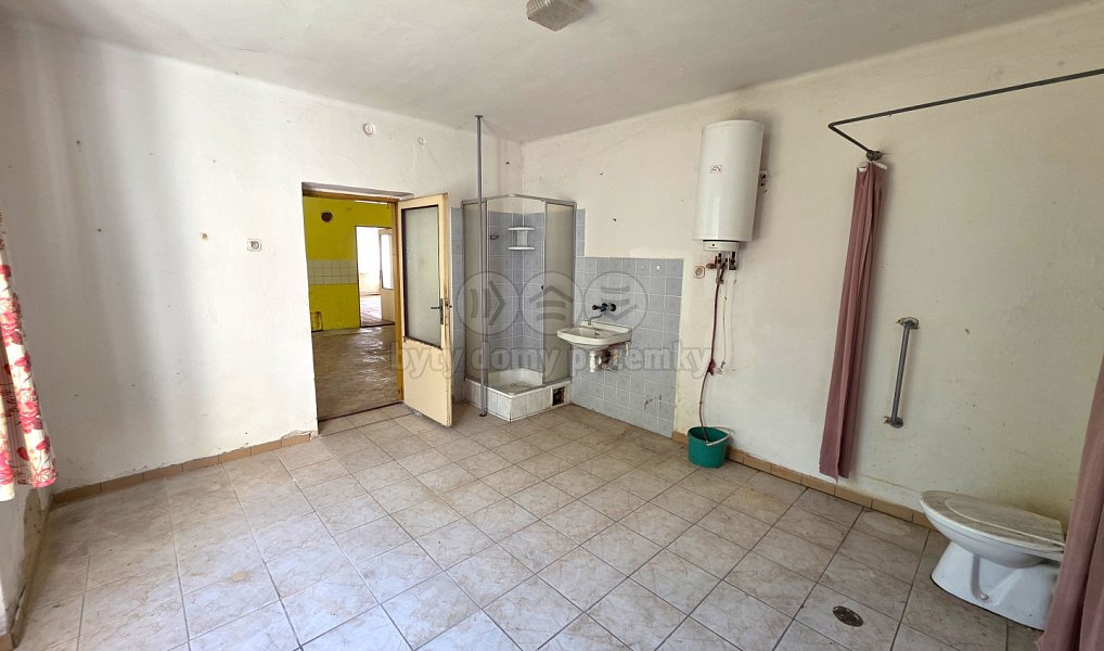 Prodej domu 238 m² s pozemkem 3 800 m², Fulnek – náhled fotky 13