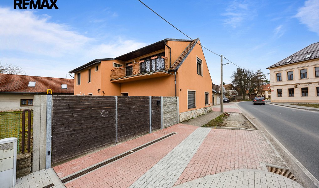 Prodej domu 240 m² s pozemkem 438 m², Nučice – náhled fotky 25