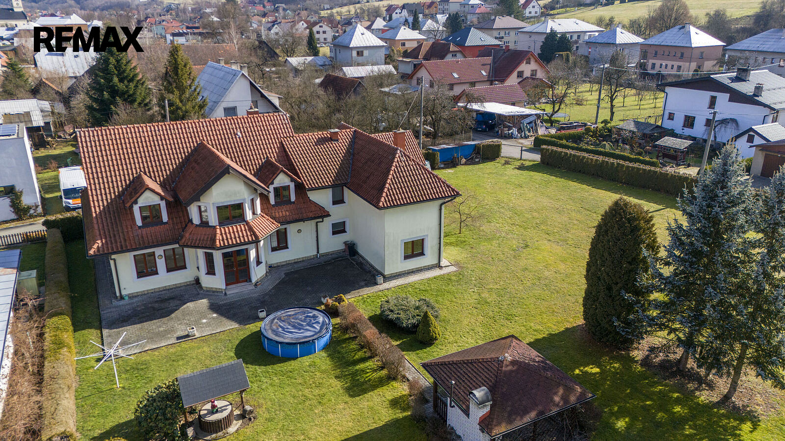 Prodej domu 302 m² s pozemkem 1 176 m² – fotografie 3