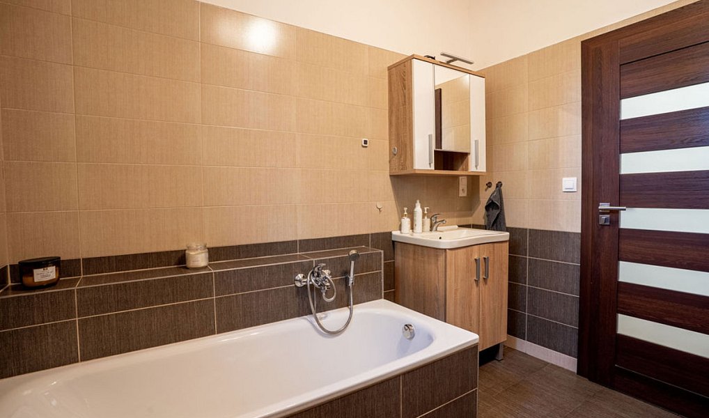 Prodej domu 129 m² s pozemkem 1 095 m², Chorušice – náhled fotky 14