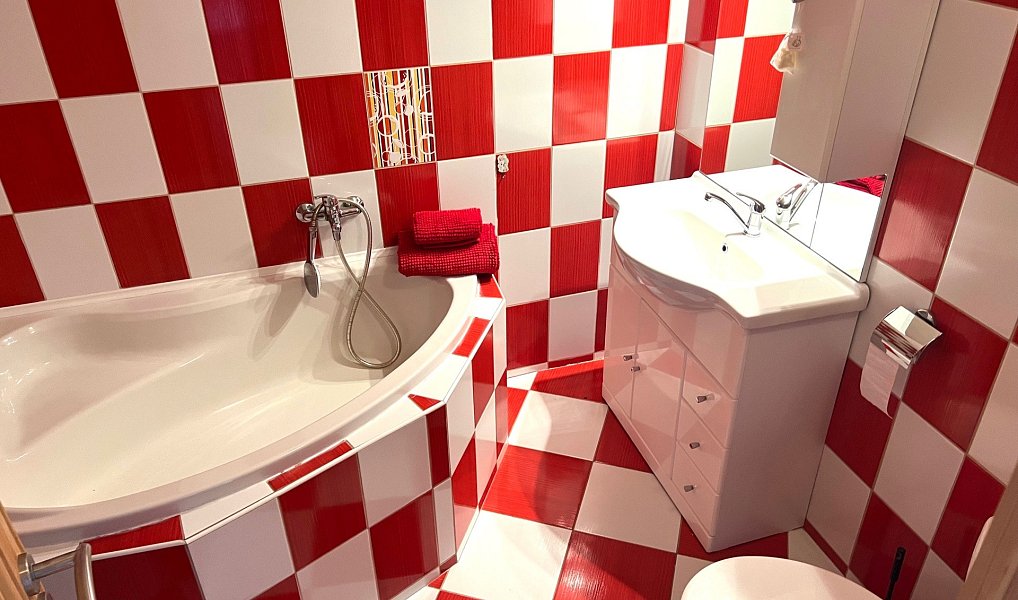Prodej bytu 3+1 76 m², Nová Pec – náhled fotky 14