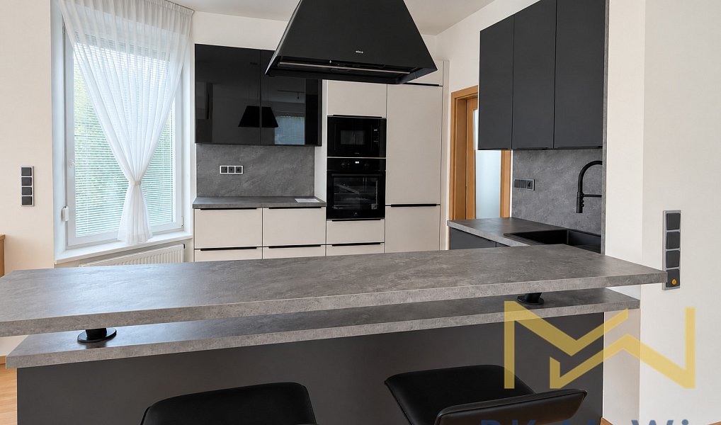 Pronájem domu 336 m² s pozemkem 850 m², Praha – náhled fotky 3
