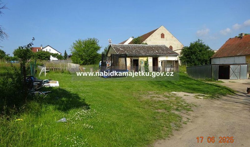 Prodej zahrady 687 m², Planá – náhled fotky 3