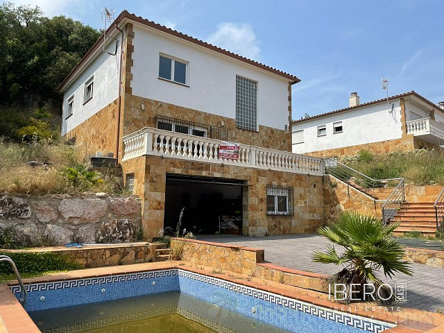 Prodej domu 236 m² s pozemkem 754 m²