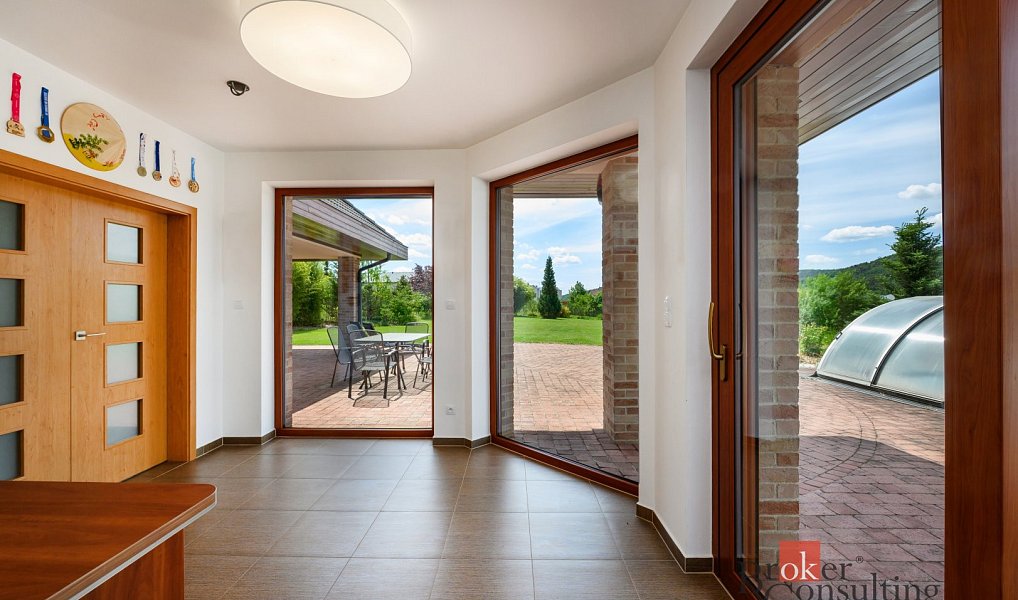 Prodej domu 372 m² s pozemkem 2 751 m², Štěnovice – náhled fotky 22