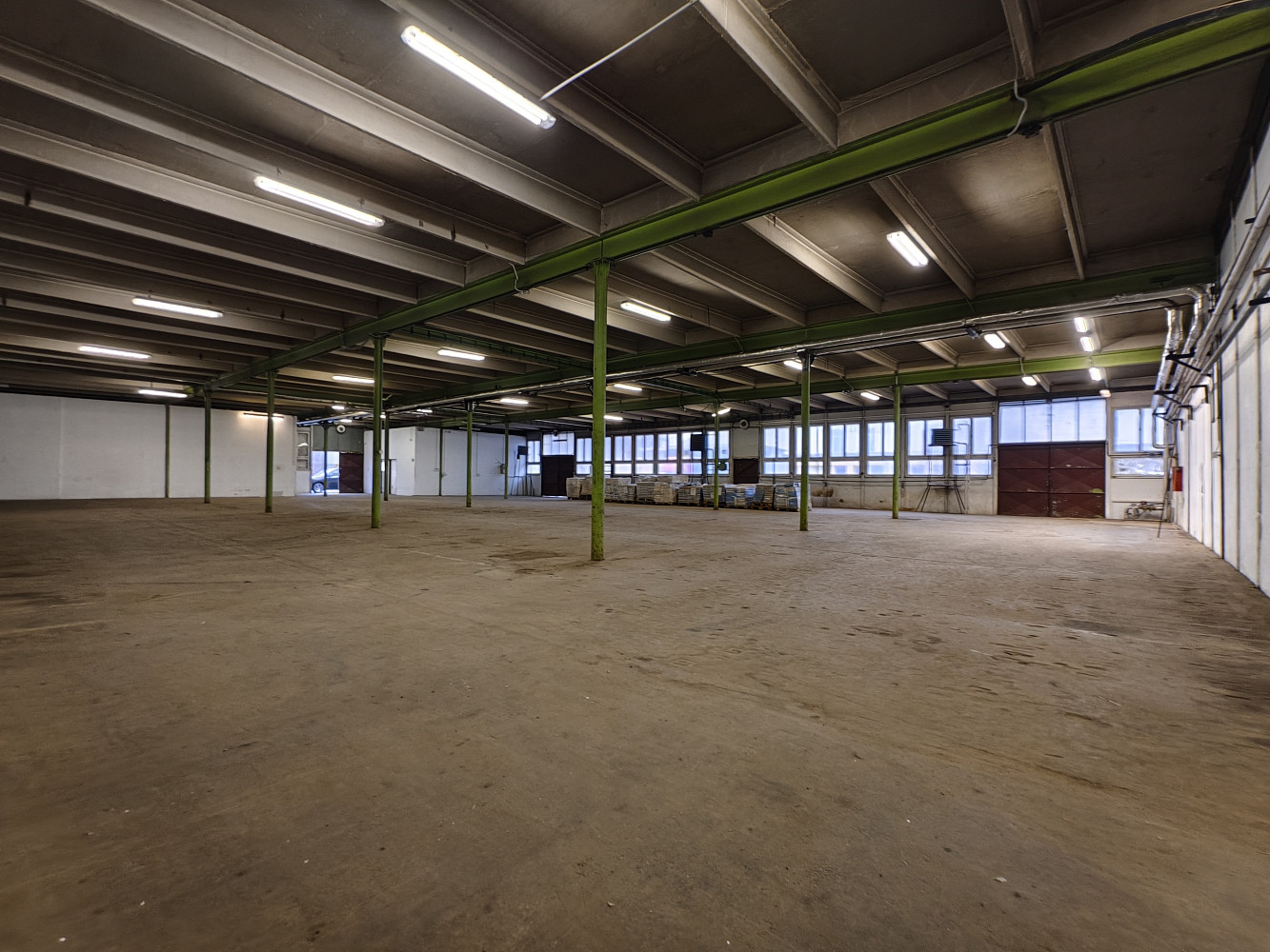 Pronájem skladovacích prostor 1 000 m² – fotografie 4