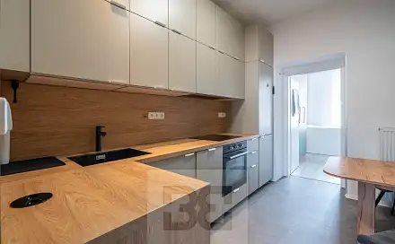 Pronájem bytu 1+1 33 m², Prokopova, Praha 3 - Žižkov