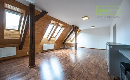 Pronájem bytu 2+kk 75 m², Za poštou, Praha 10 - Strašnice