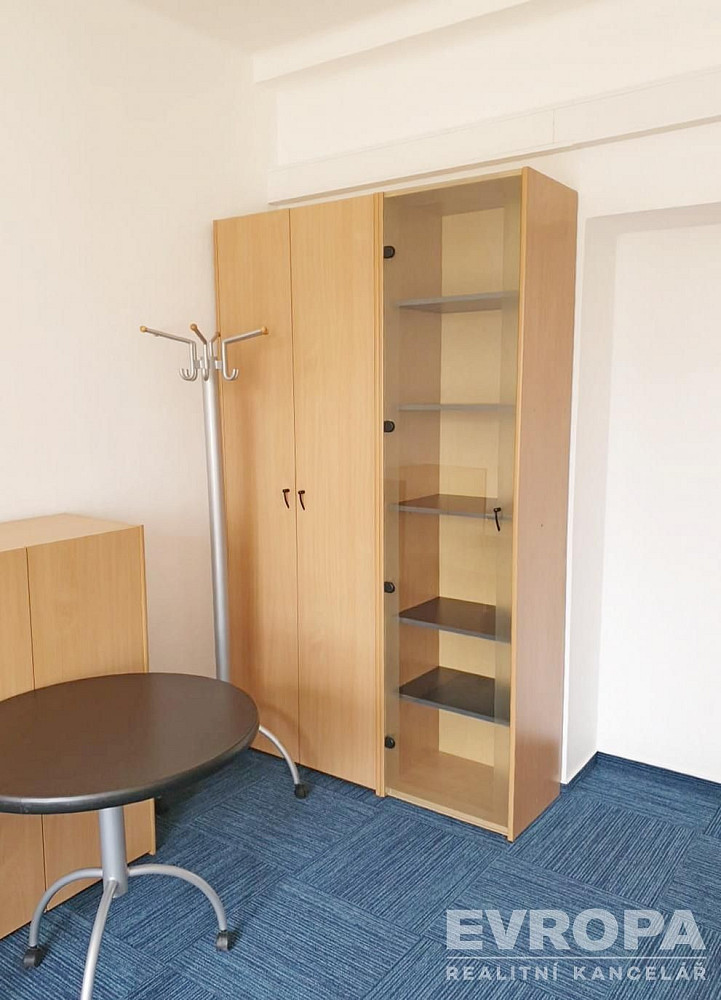 Pronájem kanceláře 27 m² – fotografie 3