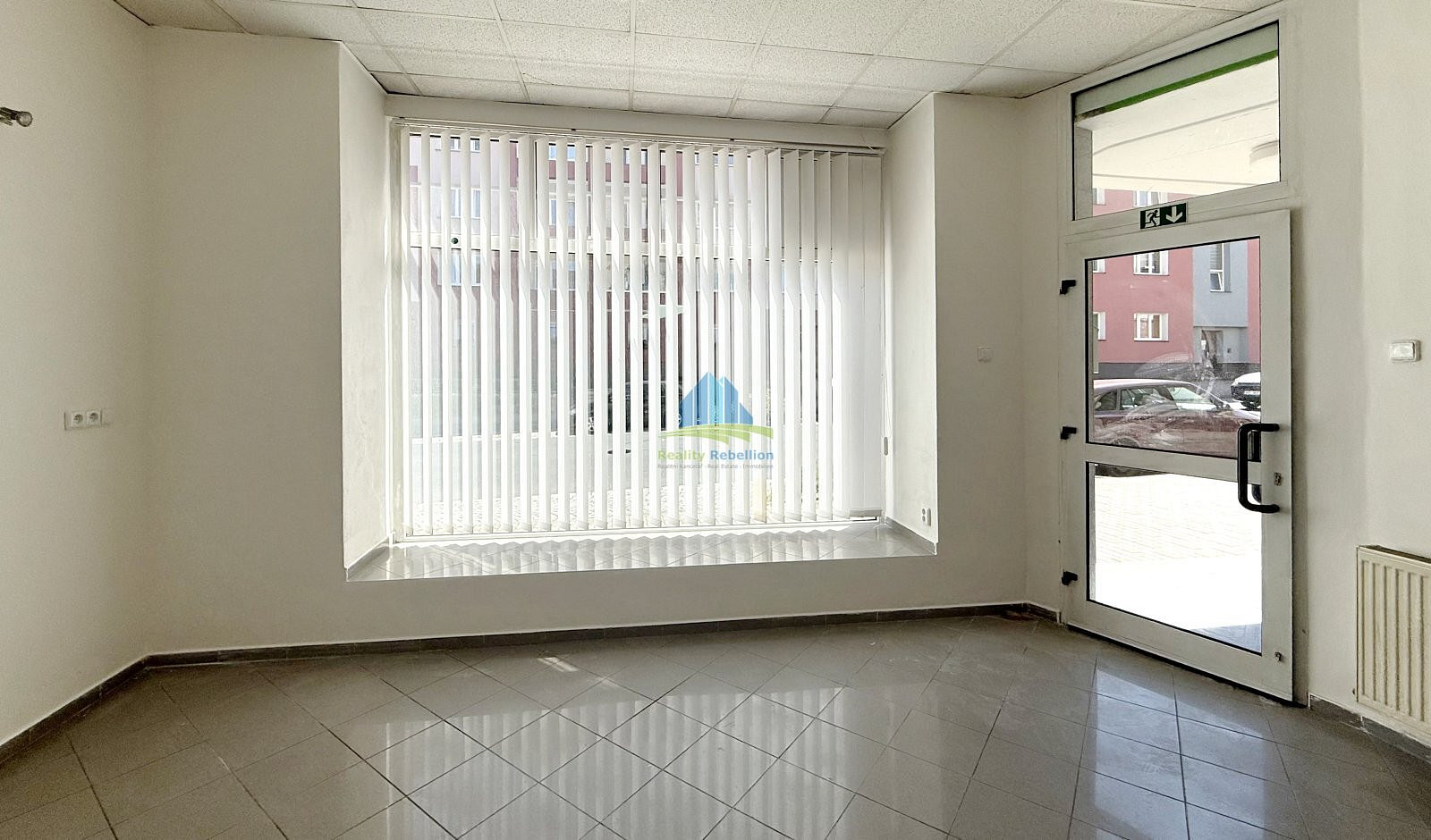 Pronájem obchodních prostor 32 m²