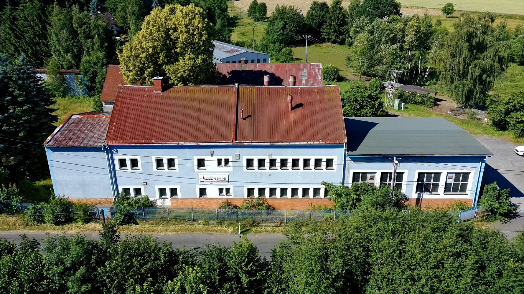 Prodej výrobních prostor 1 300 m²