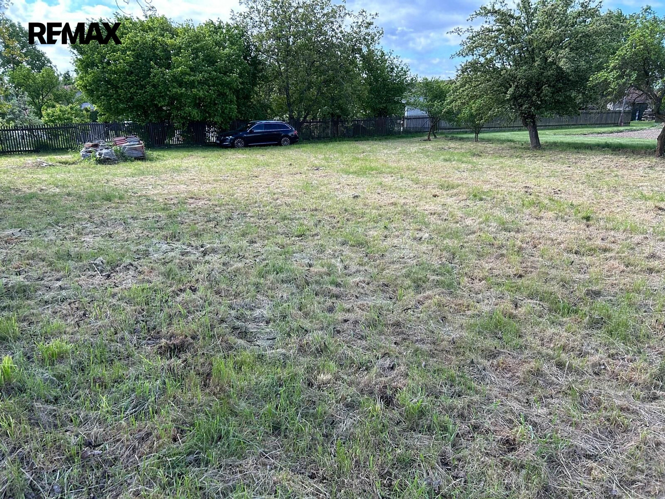 Prodej stavebního pozemku 666 m²