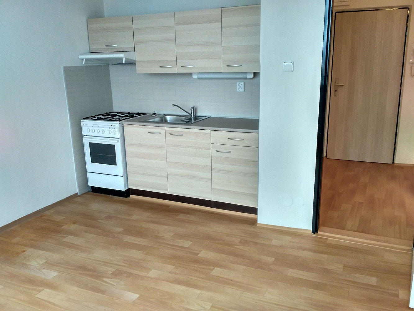 Pronájem bytu 2+kk 38 m² - Widok 3