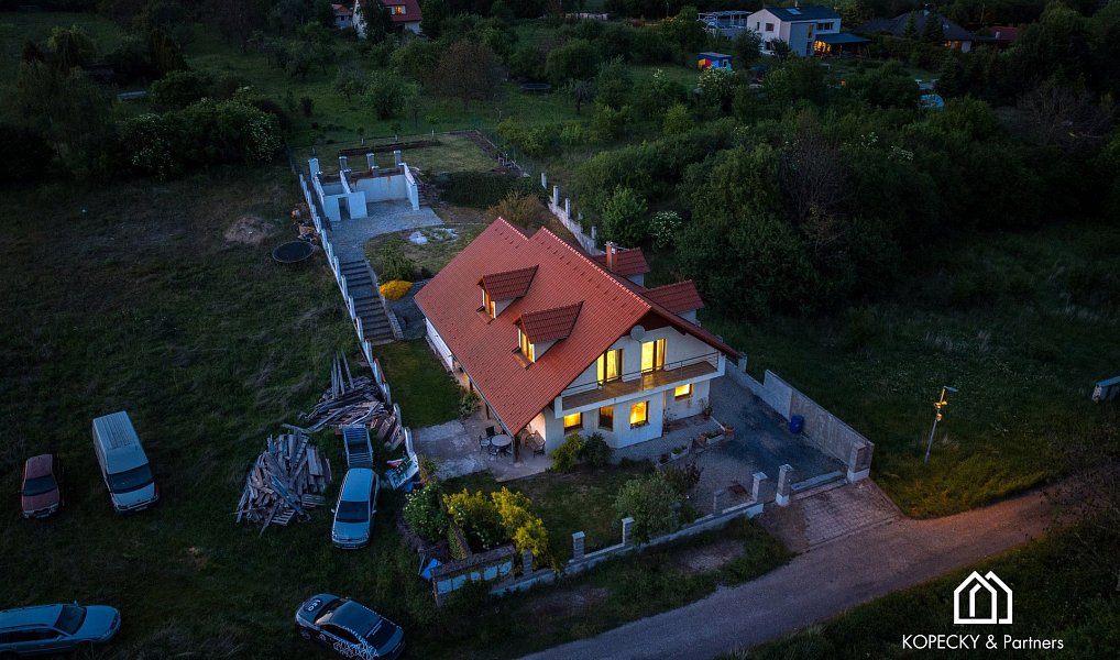 Prodej domu 252 m² s pozemkem 1 208 m², Nelahozeves – náhled fotky 31