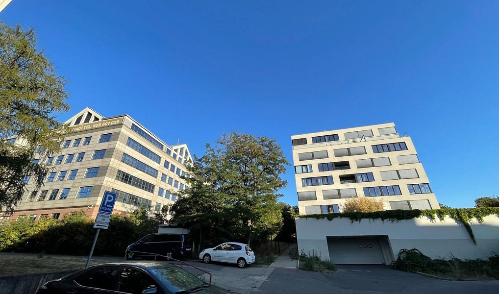 Pronájem garážového stání 14 m2, Na Korábě, Praha - Libeň, Praha – fotka 1 z 6