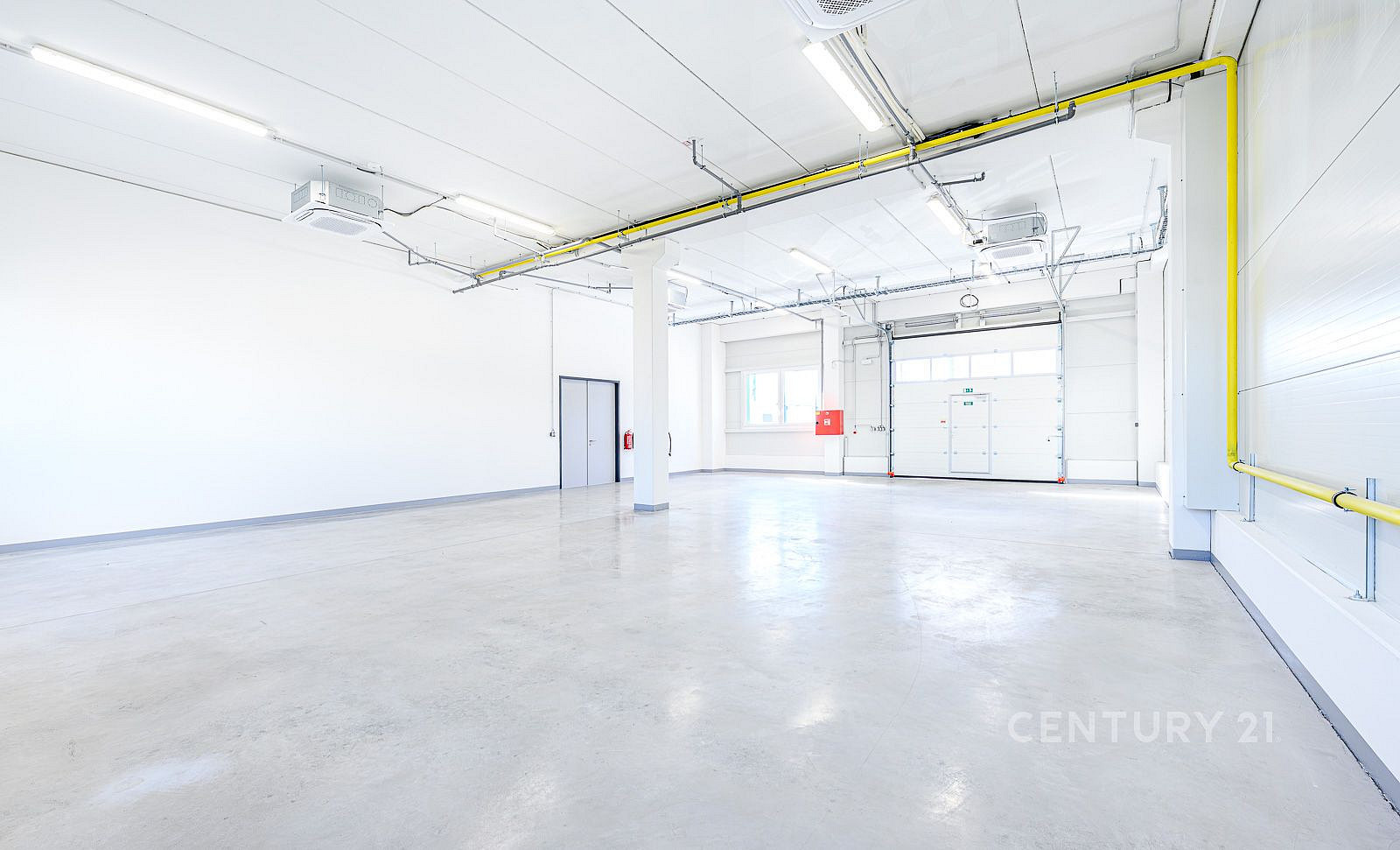 Pronájem skladovacích prostor 348 m²