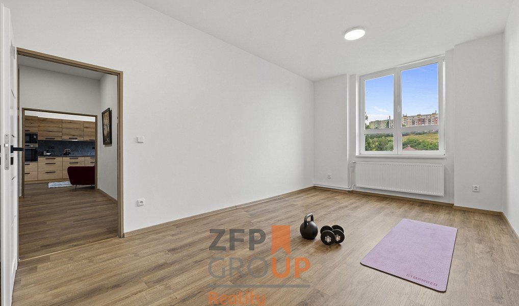 Prodej domu 1 200 m² s pozemkem 381 m², Náchod – náhled fotky 16