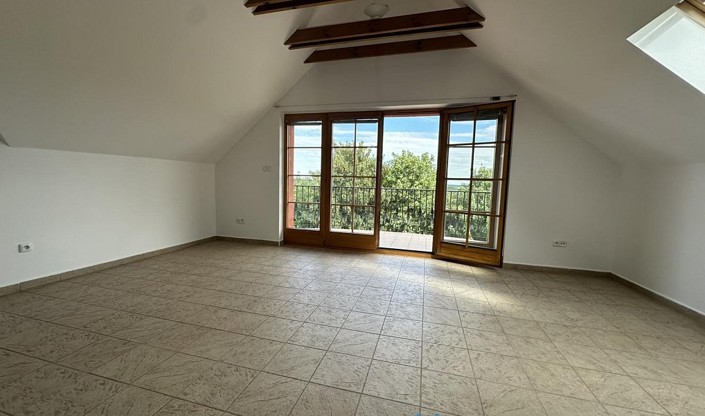 Pronájem bytu 3+1 130 m², Znojmo – náhled fotky 3