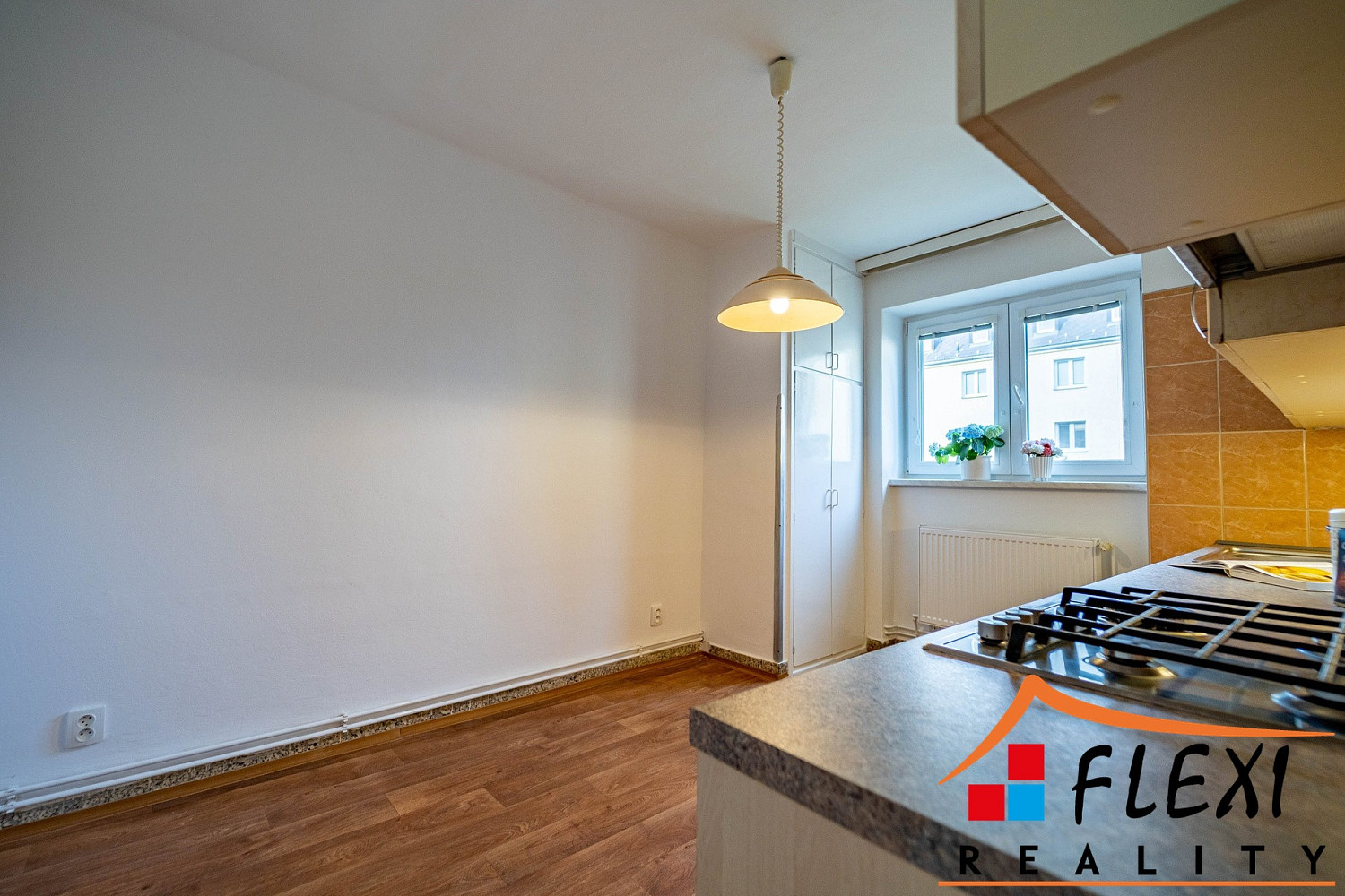 Pronájem bytu 2+1 60 m² – fotografie 4