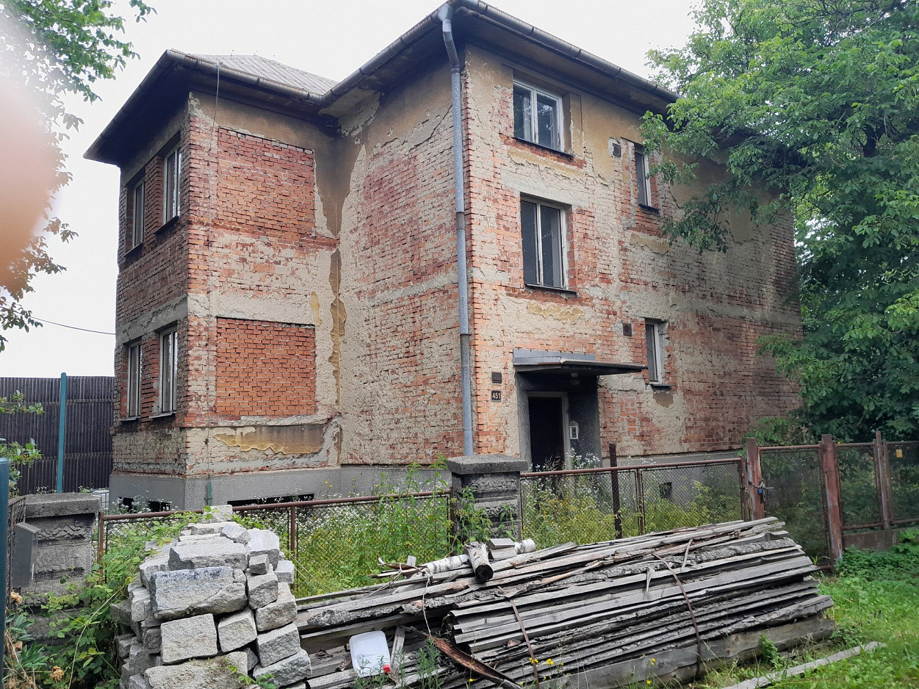 Prodej domu 145 m² s pozemkem 1 237 m²