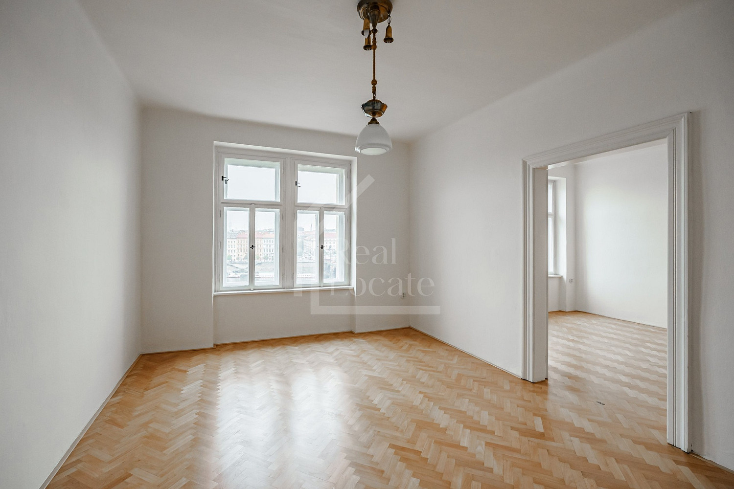 Pronájem bytu 2+kk 81 m² – fotografie 2