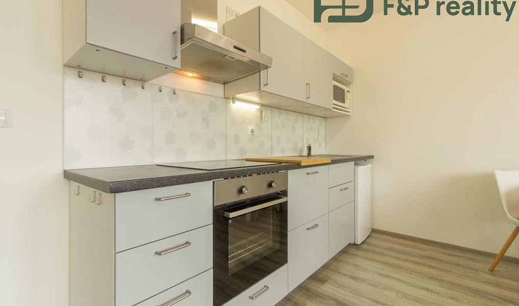 Pronájem bytu 1+kk 35 m², Praha – náhled fotky 2