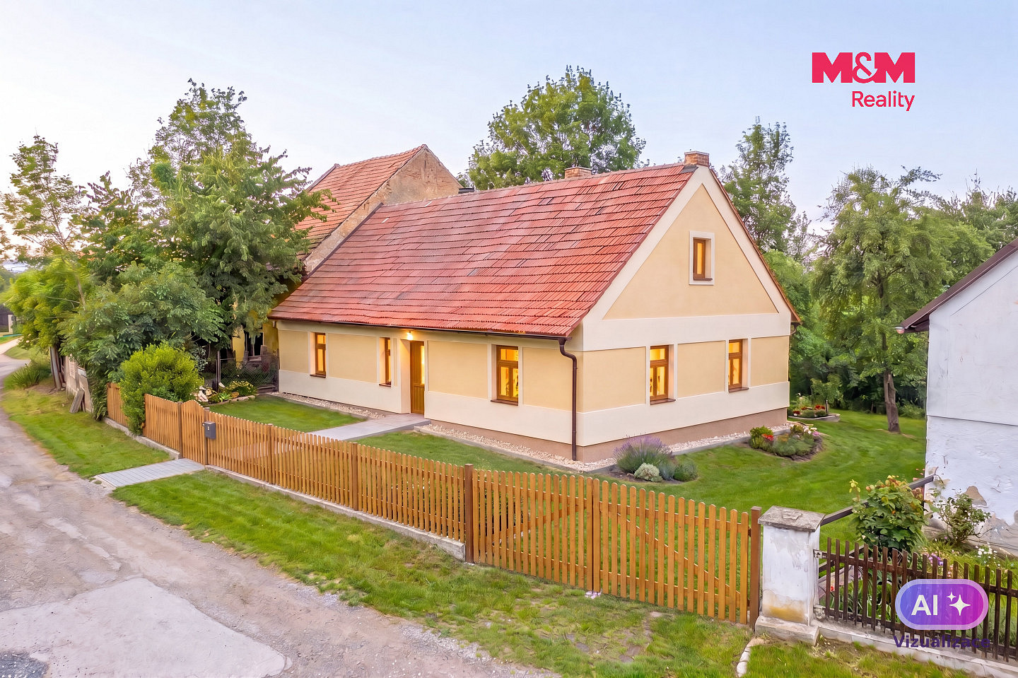 Prodej domu 100 m² s pozemkem 2 489 m² — photo 2