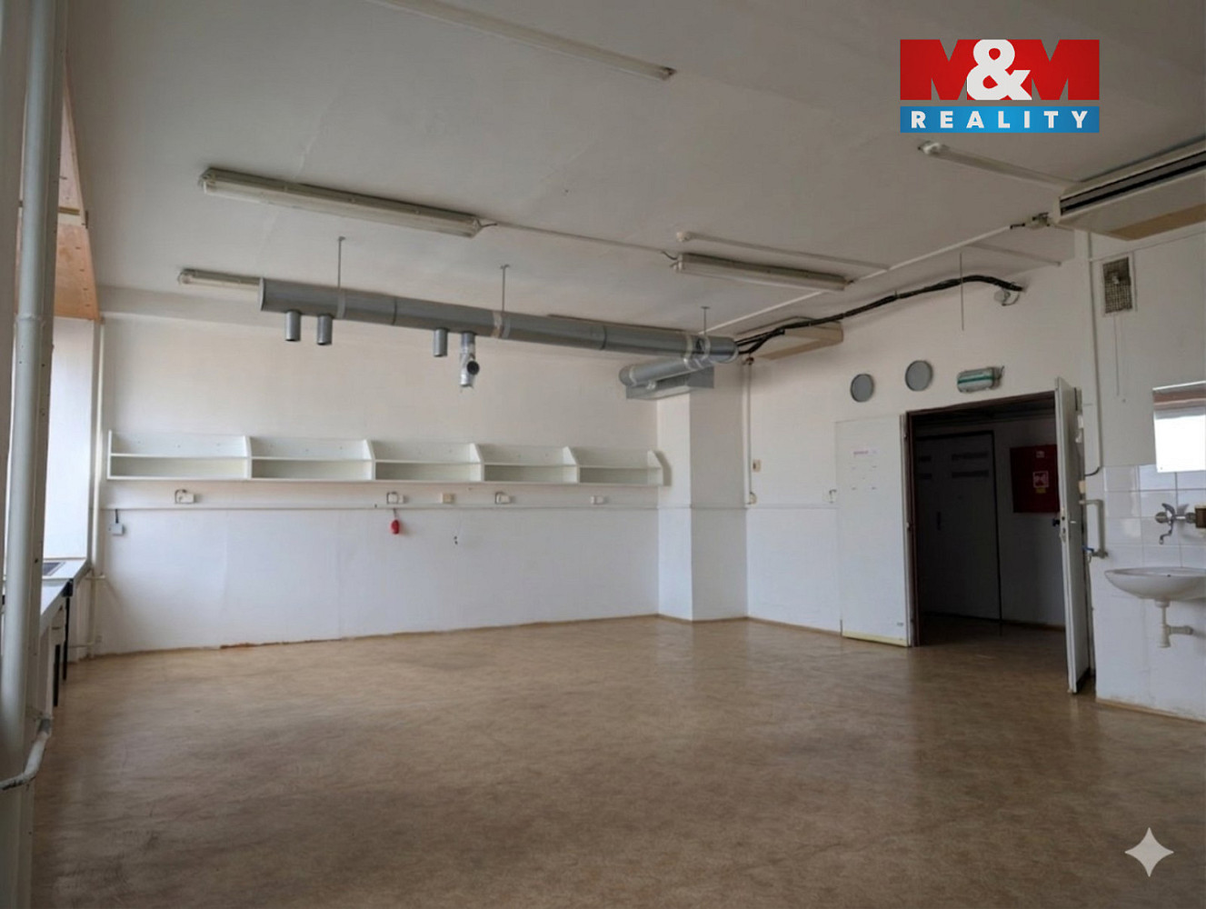 Pronájem kanceláře 58 m² — photo 3