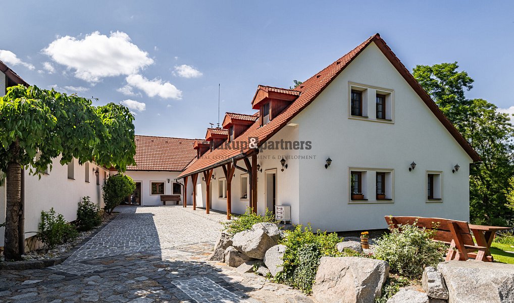 Prodej domu 1 079 m² s pozemkem 18 056 m², Netvořice – náhled fotky 4