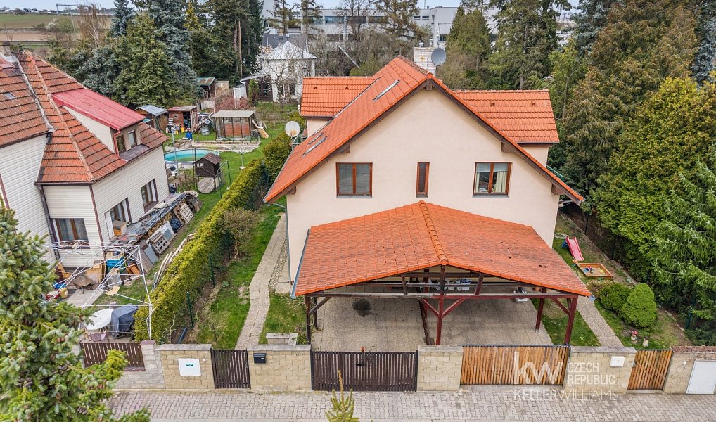 Prodej domu 121 m² s pozemkem 388 m², Hostivice – náhled fotky 2
