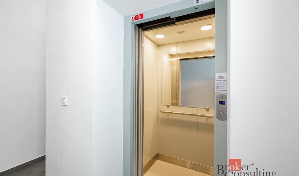 Pronájem bytu 2+kk 35 m², Praha – náhled fotky 10