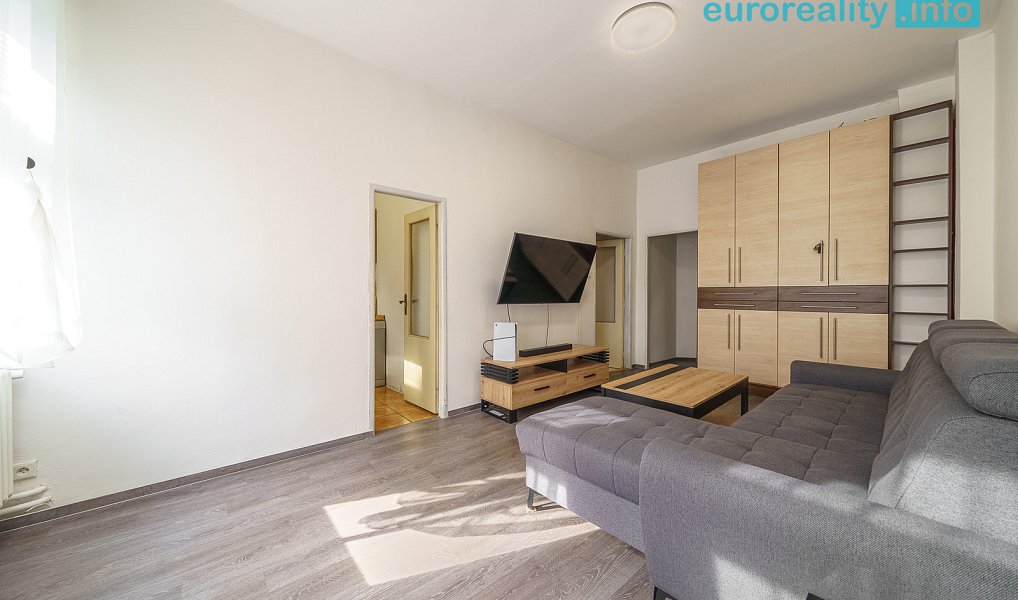 Prodej bytu 3+1 82 m², Karlovy Vary – náhled fotky 2