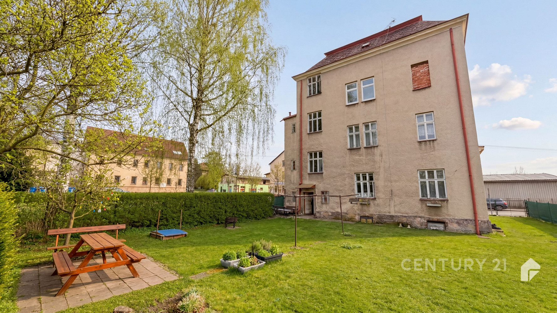 Prodej nájemního domu, činžáku 316 m²