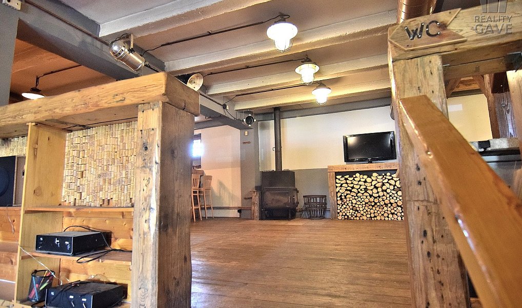 Pronájem komerčního prostoru, 181 m², Praha-západ, Čisovice